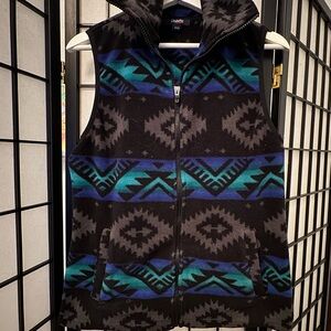 Chaps Black and Teal Fleece Vest